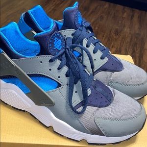 Size 13 Nike huaraches‼️‼️‼️